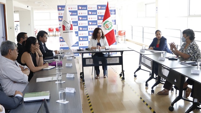 Reunión en la sede de la Defensoría del Pueblo