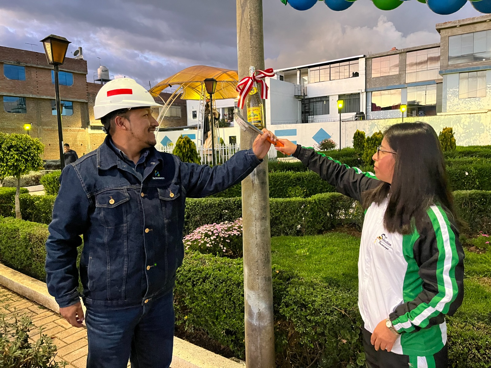 Empresa Electrocentro en trabajo coordinado con los vecinos instaló más de 400 luminarias de tecnología LED.