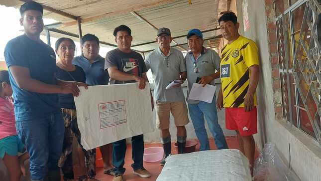 MUNICIPALIDAD DE SULLANA QUE LIDERA EL ING. MARLEM MOGOLLÓN ENTREGA AYUDA EN CENTROS POBLADOS PARA PREVENCIÓN POR FUERTES LLUVIAS