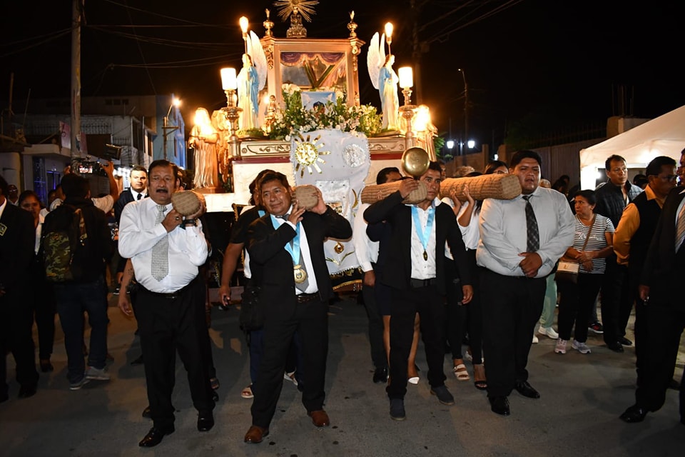 El alcalde y funcionarios participaron en el Viernes Santo en San Luis.