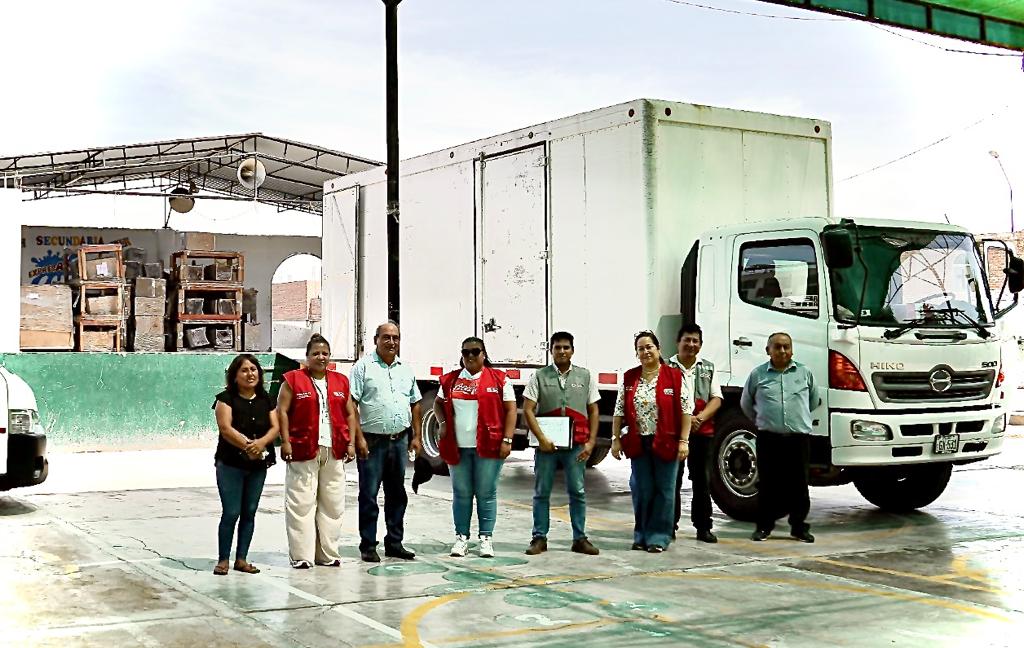 Escolares de Chancay reciben mobiliario educativo del Pronied