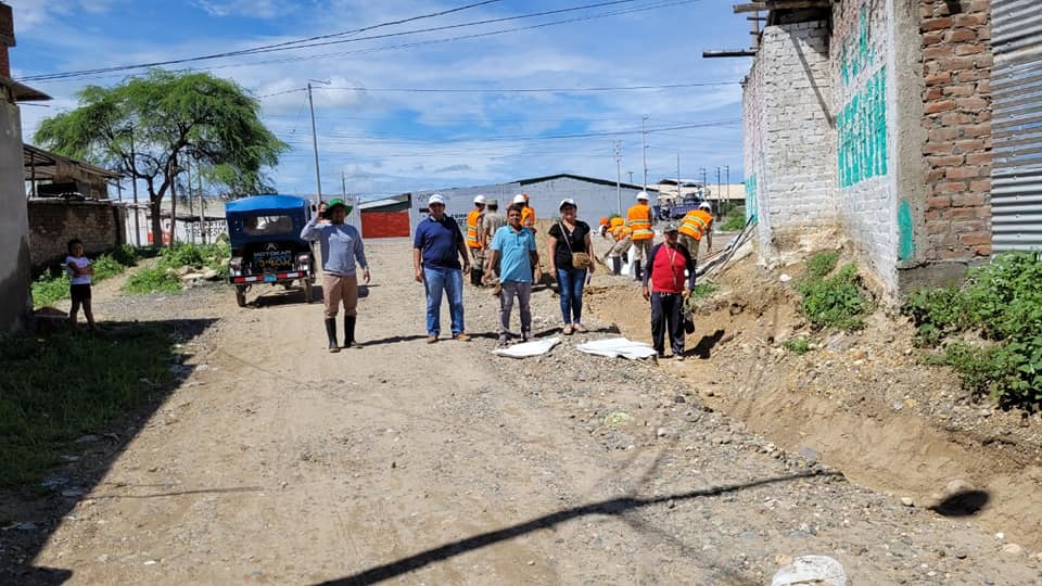 MUNICIPALIDAD DE SULLANA CON APOYO DE 1ERA. BRIGADA DE CABALLERÍA ACUDEN A REFORZAR VIVIENDAS EN JESÚS MARÍA