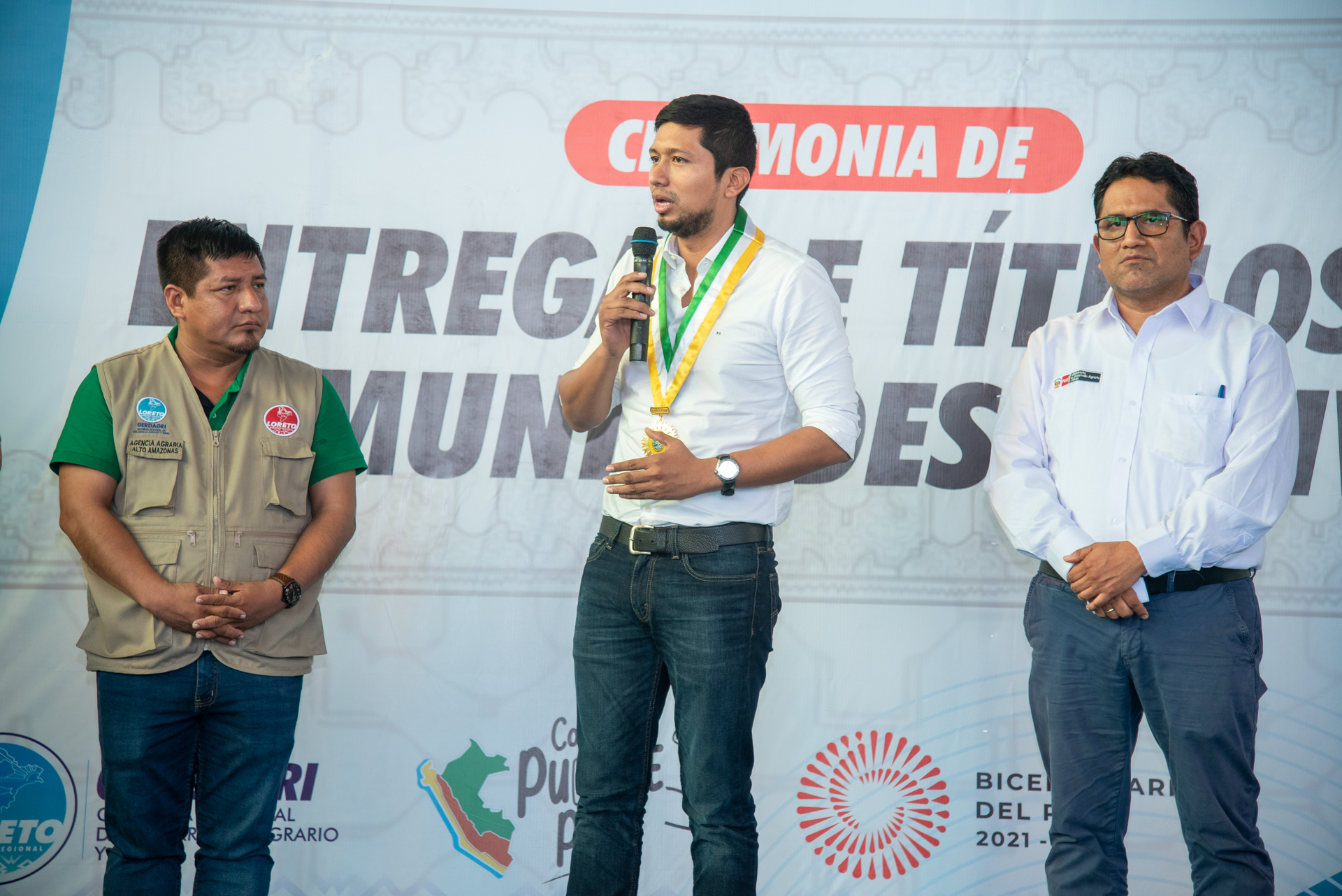 Entrega de títulos de propiedad a más de 400 familias de comunidades nativas de Alto Amazonas
