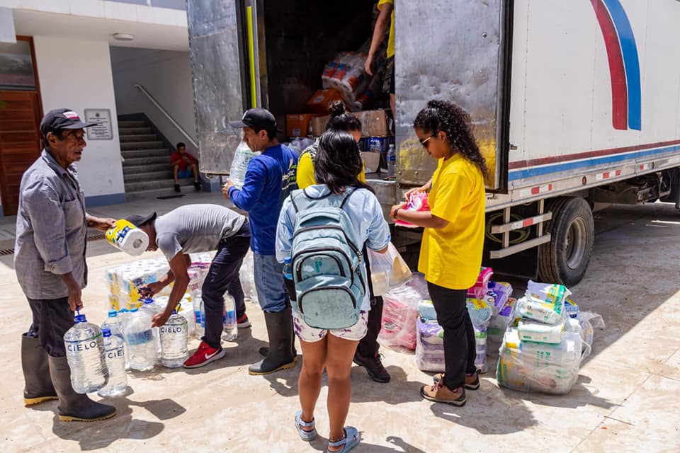 ONG JUGUETE PENDIENTE DISTRIBUYE AYUDA HUMANITARIA JUNTO A LA MUNICIPALIDAD DE SULLANA