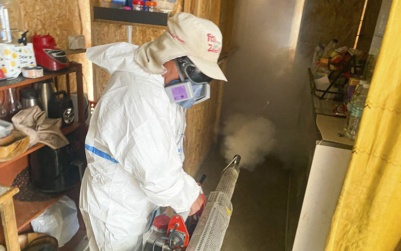Foto 3 de Diris Lima Centro fumiga más de 4600 viviendas para eliminar el zancudo transmisor del dengue