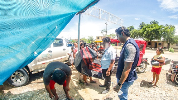 "Entrega de ayuda 2"