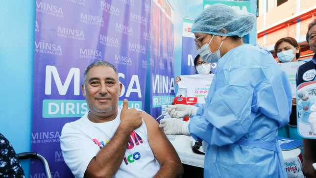 Más de 900 000 personas recibieron la vacuna bivalente contra la covid-19 