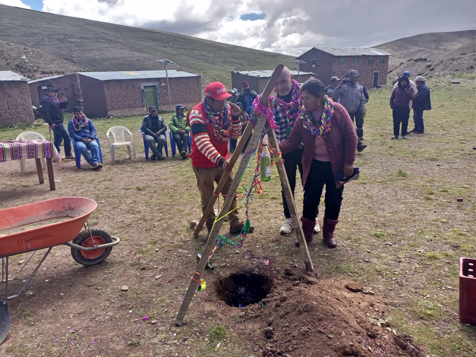 Puno: Entregan terreno donde se ejecutará proyecto de agua y saneamiento en Azángaro