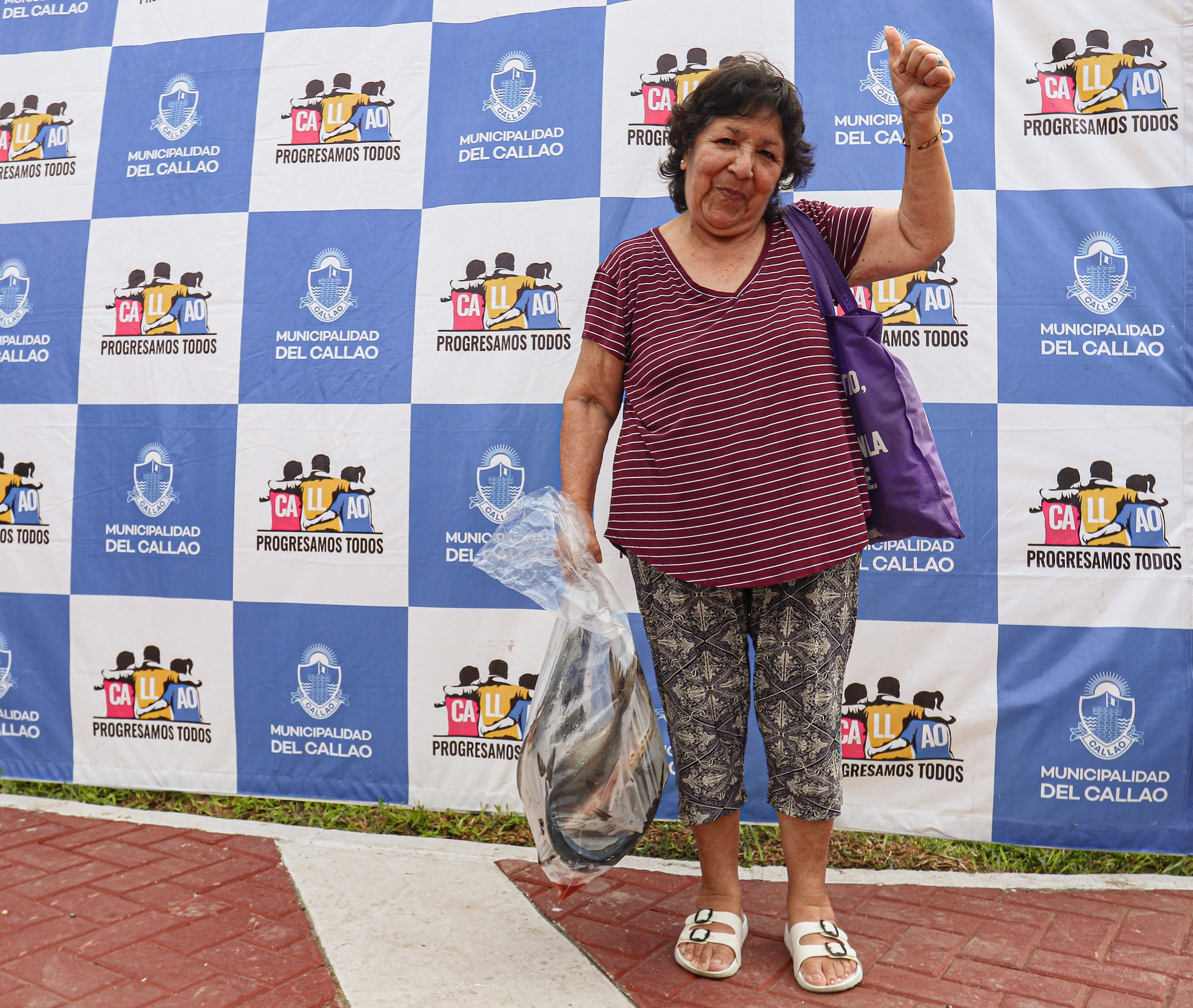 Con la finalidad de cuidar de nuestros vecinos y sus familias, la Municipalidad del Callao hizo la repartición de varias toneladas de pescado