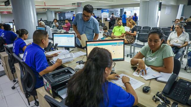 Vecino chalaco, este sábado 8 de abril, el horario de atención al público en 𝗠𝗲𝘀𝗮 𝗱𝗲 𝗣𝗮𝗿𝘁𝗲𝘀 del Palacio Municipal y de las oficinas descentralizadas Norte y Ventanilla será normal.