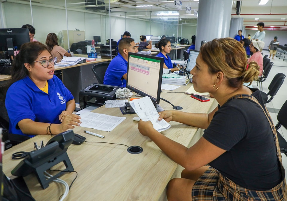 Vecino chalaco, este sábado 8 de abril, el horario de atención al público en 𝗠𝗲𝘀𝗮 𝗱𝗲 𝗣𝗮𝗿𝘁𝗲𝘀 del Palacio Municipal y de las oficinas descentralizadas Norte y Ventanilla será normal.