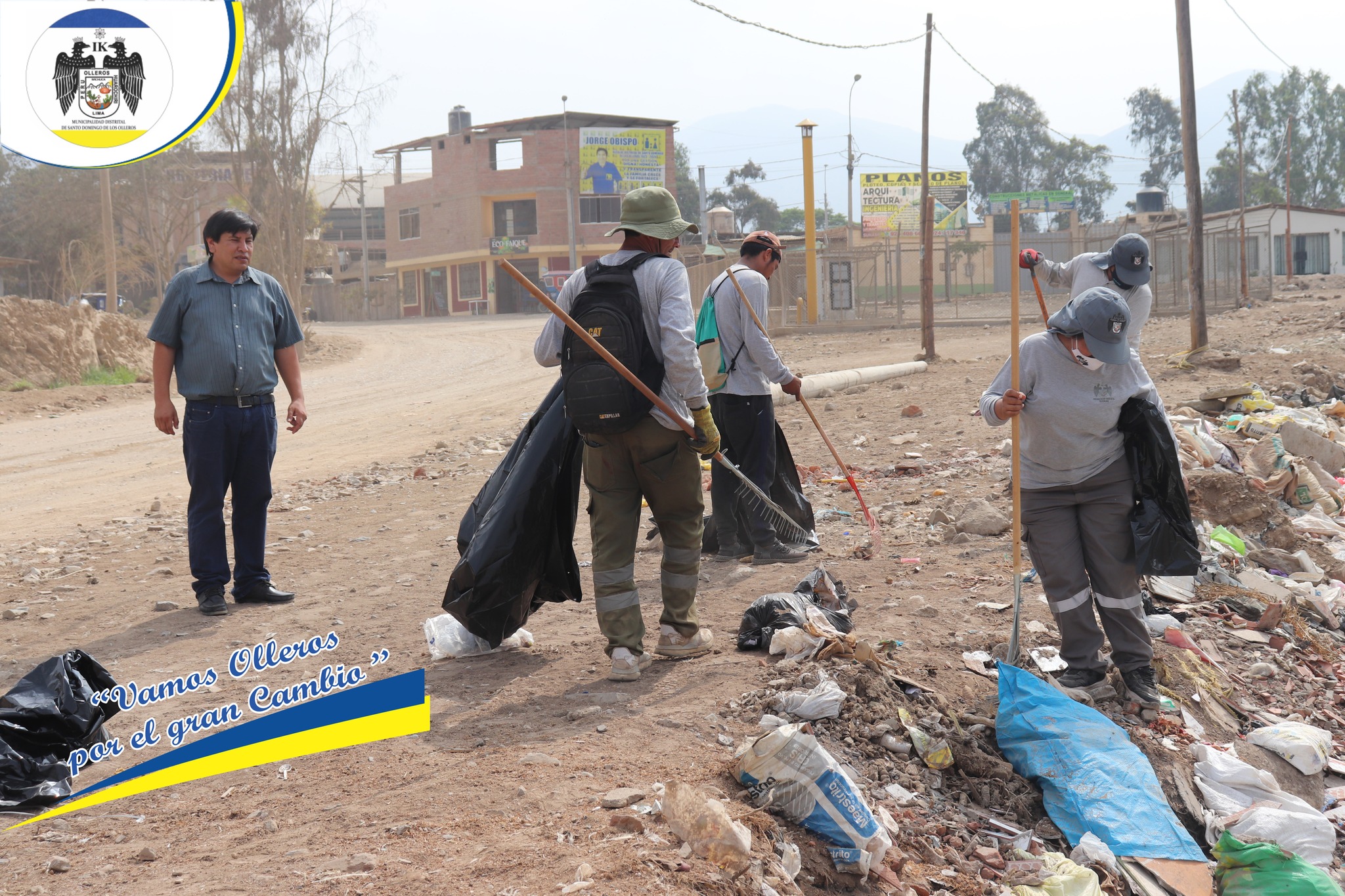 realizando limpieza en los puntos críticos del distrito.