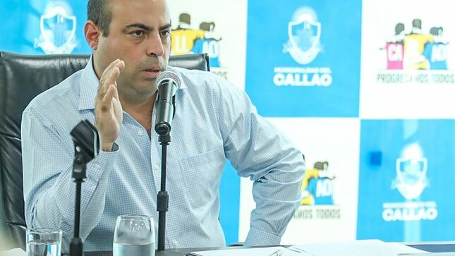El alcalde Pedro Spadaro recibió a representantes del MTC, de los gremios empresariales, para buscar soluciones ante los problemas generados por el caos con el que operan los tráilers en el Callao.