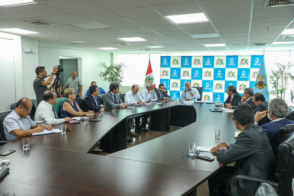 El alcalde Pedro Spadaro recibió a representantes del MTC, de los gremios empresariales, para buscar soluciones ante los problemas generados por el caos con el que operan los tráilers en el Callao.