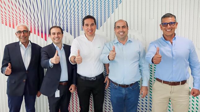 El alcalde Pedro Spadaro se reunió con el Gerente General de Enel, para exponerle los problemas de la falta e importancia de la iluminación LED en el primer puerto. 