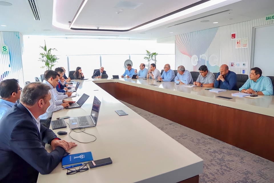 El alcalde Pedro Spadaro se reunió con el Gerente General de Enel, para exponerle los problemas de la falta e importancia de la iluminación LED en el primer puerto.