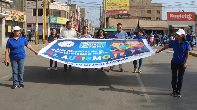 Con colorido pasacalle por las principales calles de la ciudad se conmemoró el Día Mundial de la Concienciación del Autismo