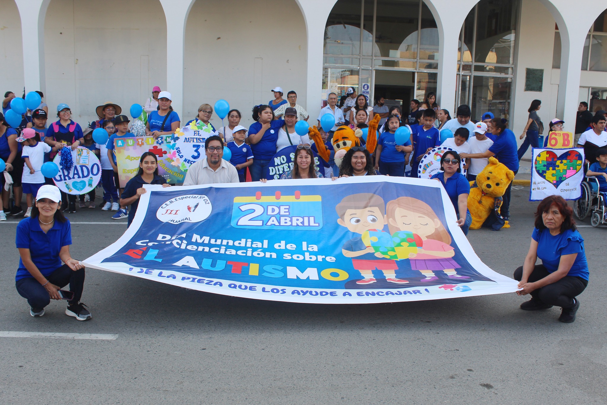 Con colorido pasacalle por las principales calles de la ciudad se conmemoró el Día Mundial de la Concienciación del Autismo
