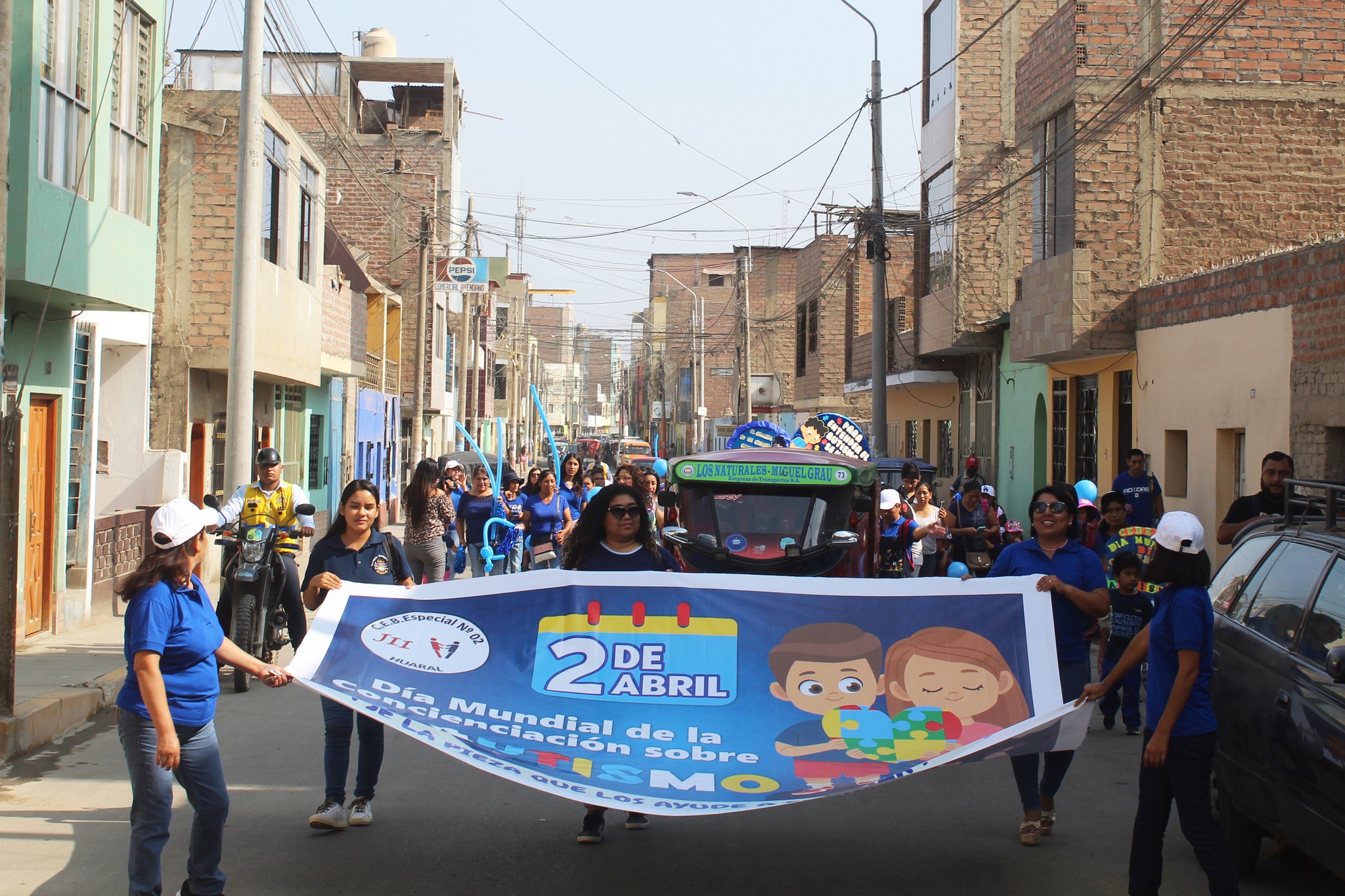 Con colorido pasacalle por las principales calles de la ciudad se conmemoró el Día Mundial de la Concienciación del Autismo