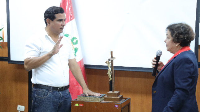 Gobernador Luis Neyra se compromete a luchar contra la violencia familiar