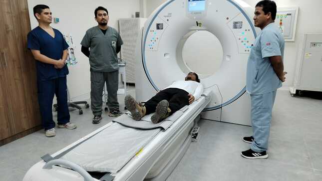 GORE La Libertad compra el tomógrafo más moderno del país para el Hospital Regional