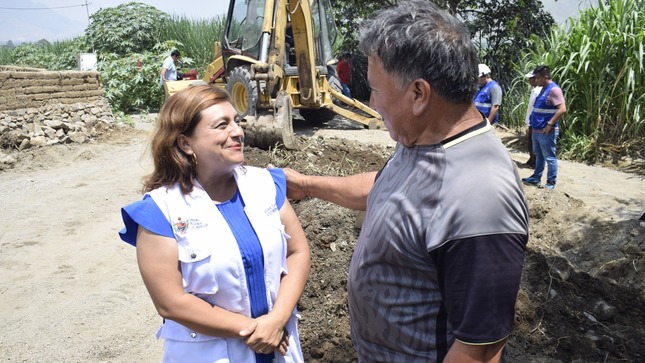 Seguimos atendiendo a pobladores de Laredo que sufrieron por fuertes lluvias