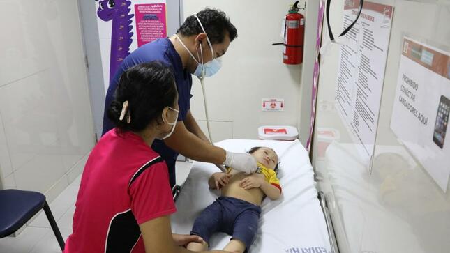 Cada noche se atienden más de 100 casos de emergencias y urgencias en el Hospital Casimiro Ulloa 