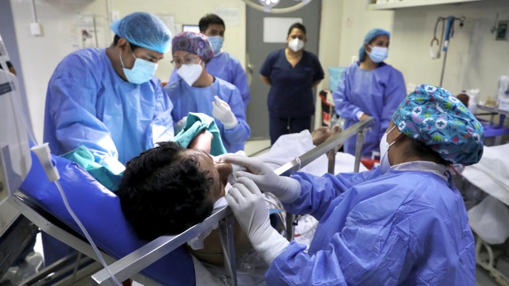 Cada noche se atienden más de 100 casos de emergencias y urgencias en el Hospital Casimiro Ulloa
