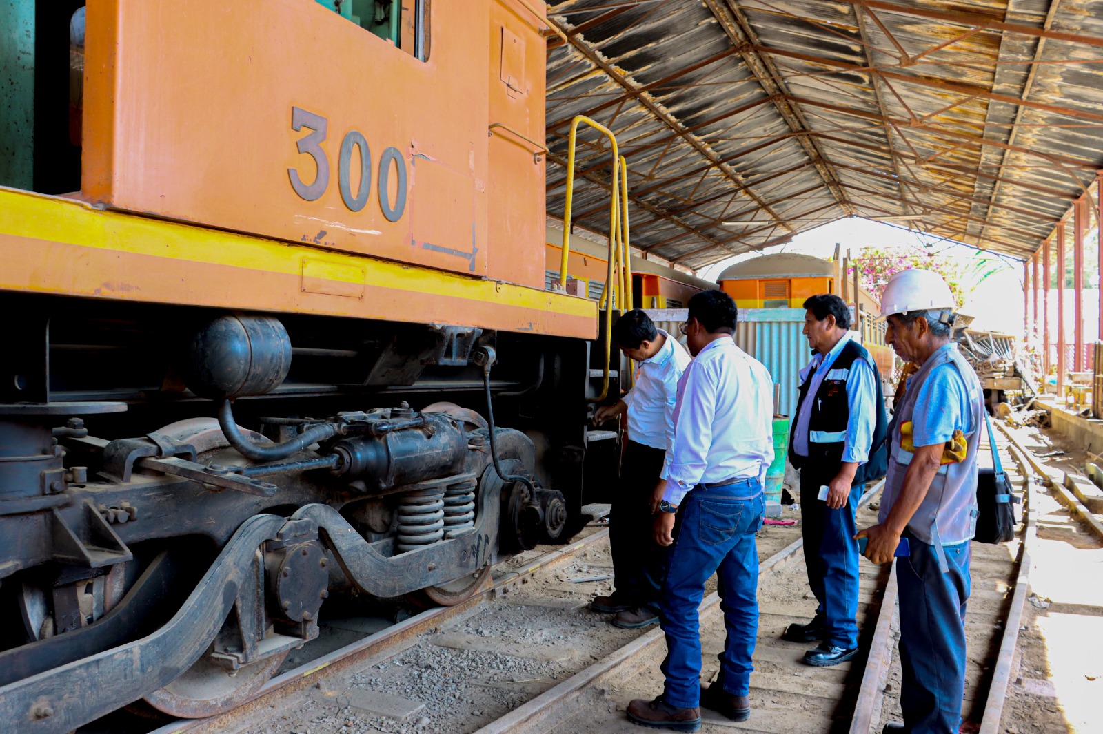 Inician estudios para reparar el vagón “Locomotora 300”