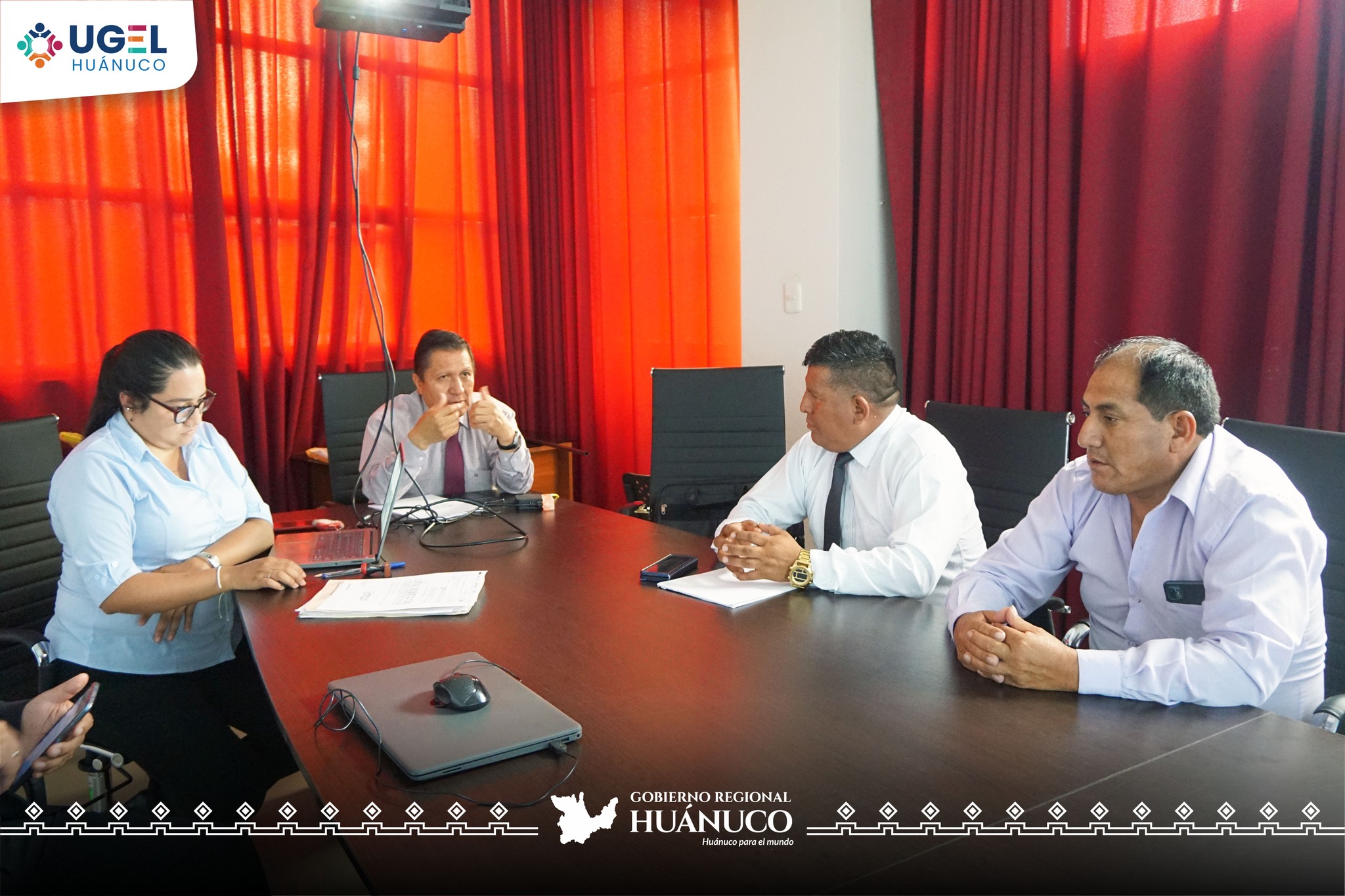 DOCENTES POR GESTIÓN MUNICIPAL