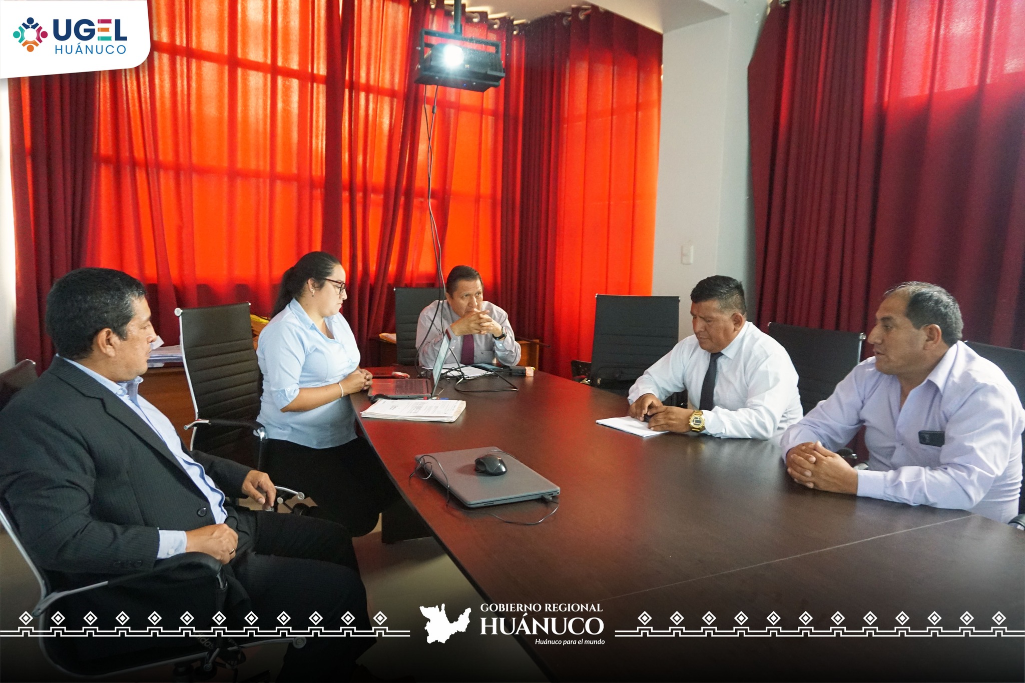 DOCENTES POR GESTIÓN MUNICIPAL
