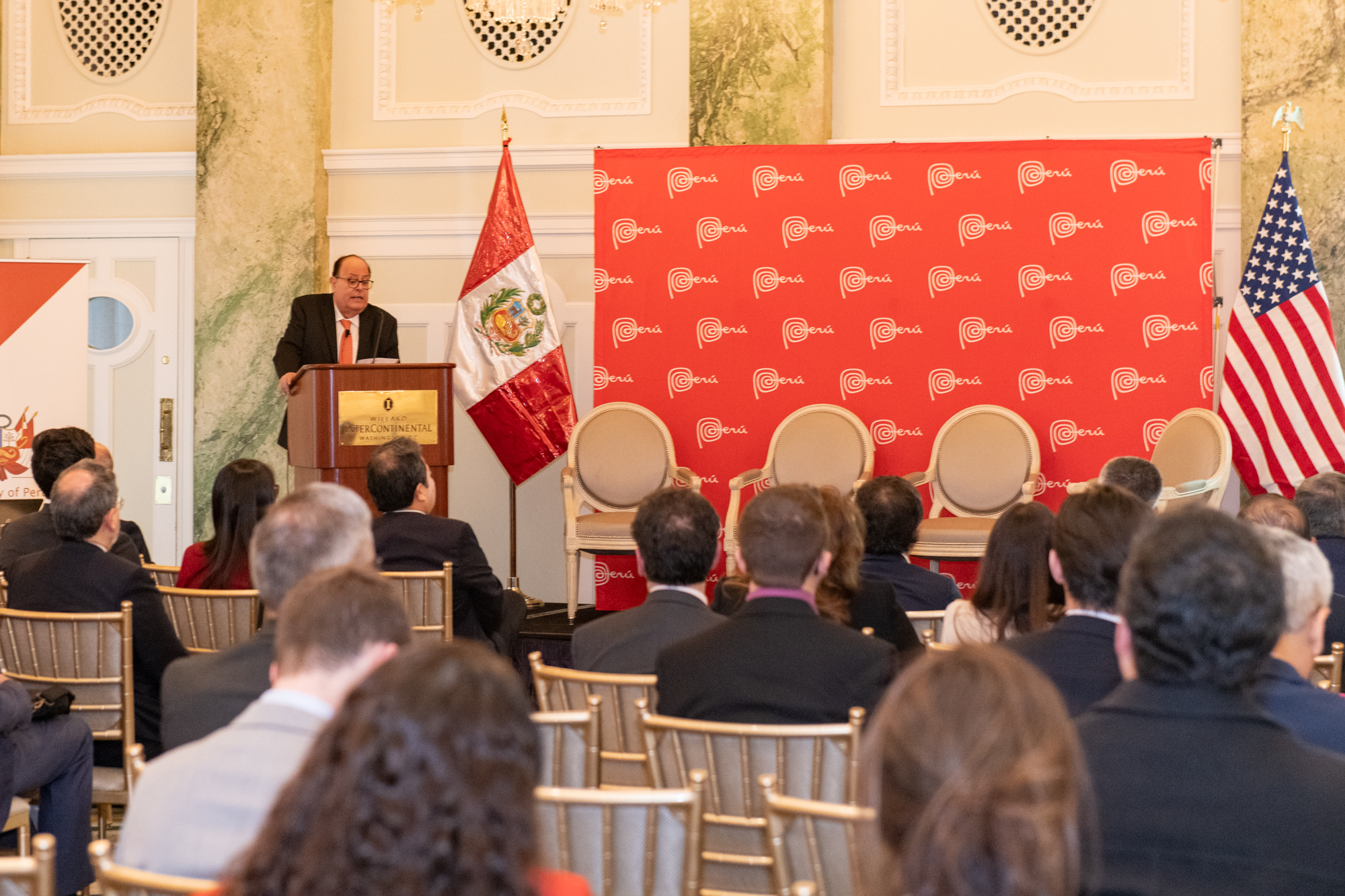 Peru: Outlook & Investment Opportunities (2) 