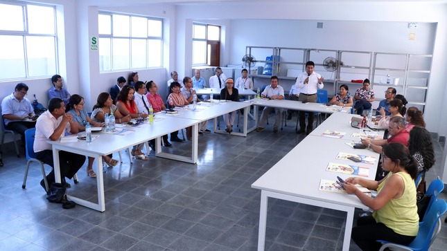 Reunión de coordinadores de redes educativas descentralizada en Pucusana