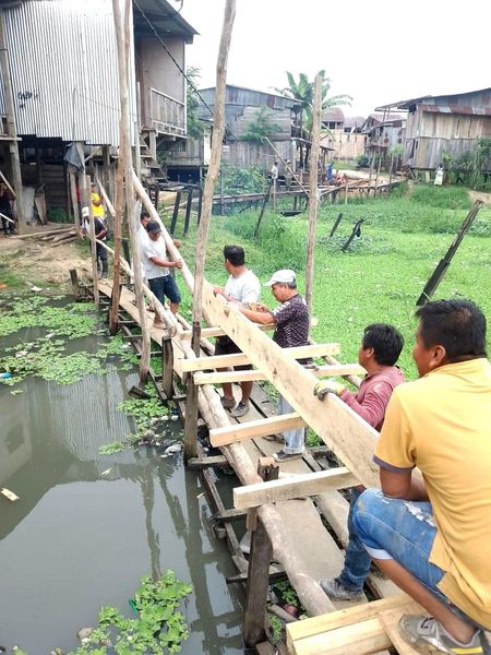 Apoyando en las inundaciones 