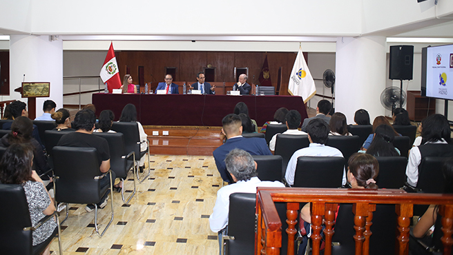 El foro “Democracia y Estado de Derecho” se realizó en la Sala de Audiencias del TC, ubicada en la avenida Arequipa 2720, en San Isidro.