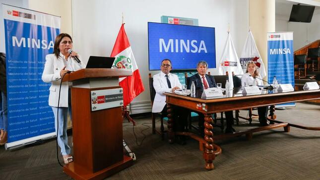Ministra Gutiérrez: “Dotaremos de una ambulancia a cada distrito del país para fortalecer la asistencia médica”