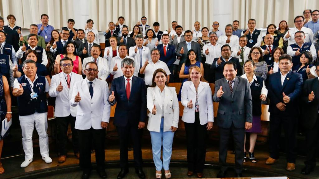 Ministra Gutiérrez: “Dotaremos de una ambulancia a cada distrito del país para fortalecer la asistencia médica”