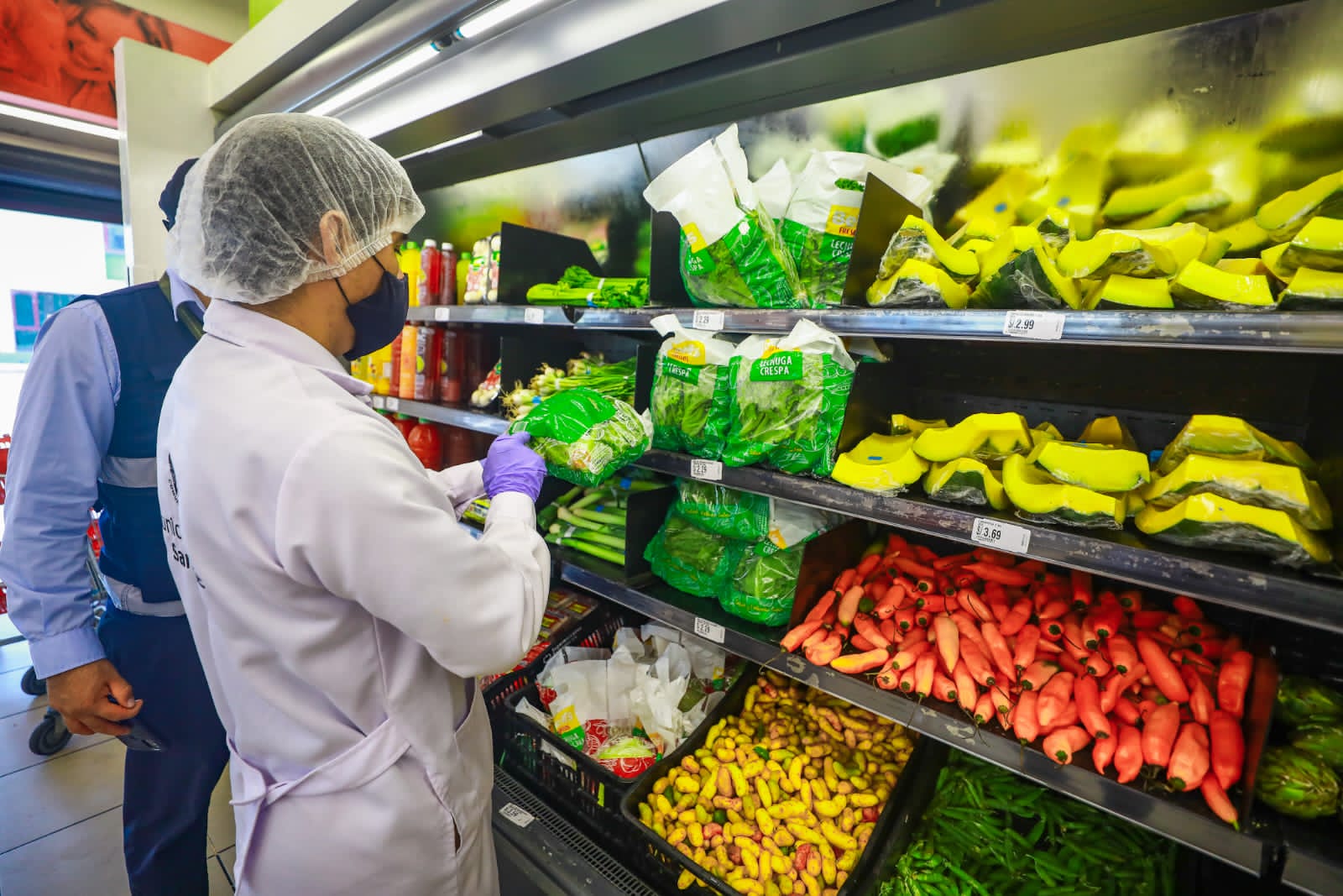 Reforzamos el control sanitario en supermercados ante alerta de productos con altas cantidades de pesticidas
