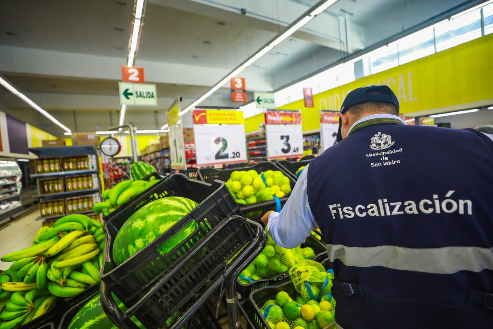 Reforzamos el control sanitario en supermercados ante alerta de productos con altas cantidades de pesticidas