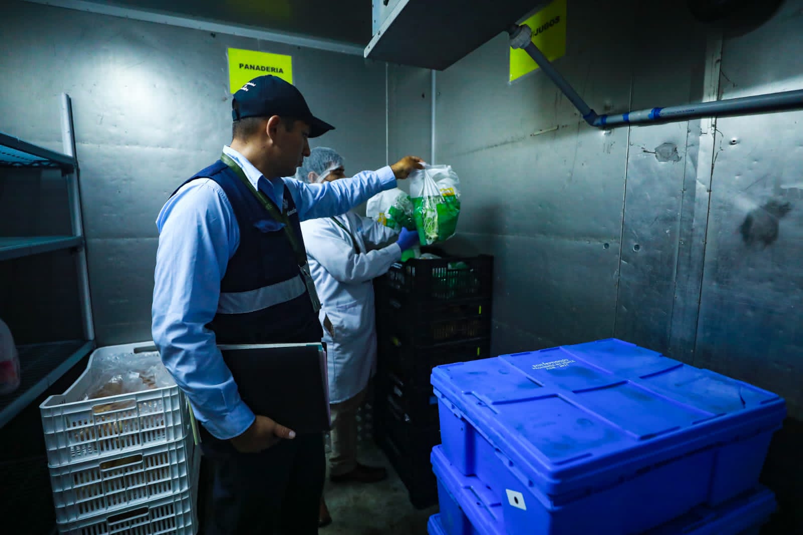 Reforzamos el control sanitario en supermercados ante alerta de productos con altas cantidades de pesticidas