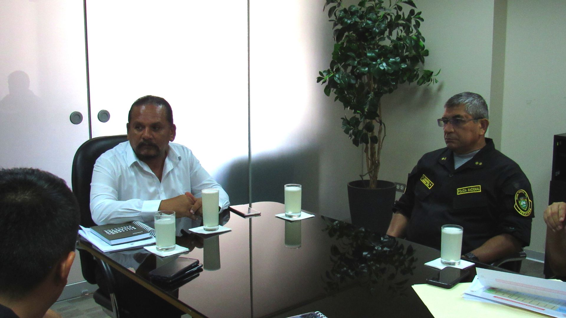 Gobernadora Rosa Vásquez consigue incremento de 150 efectivos policiales para la región Lima