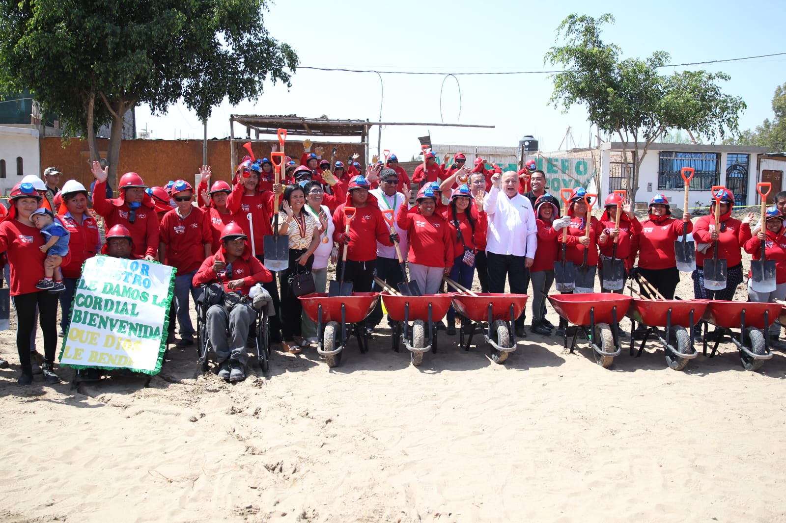 Ministro Adrianzén: Programa Lurawi Perú inicia intervenciones en Ica que generarán más de 1400 empleos temporales en esa región