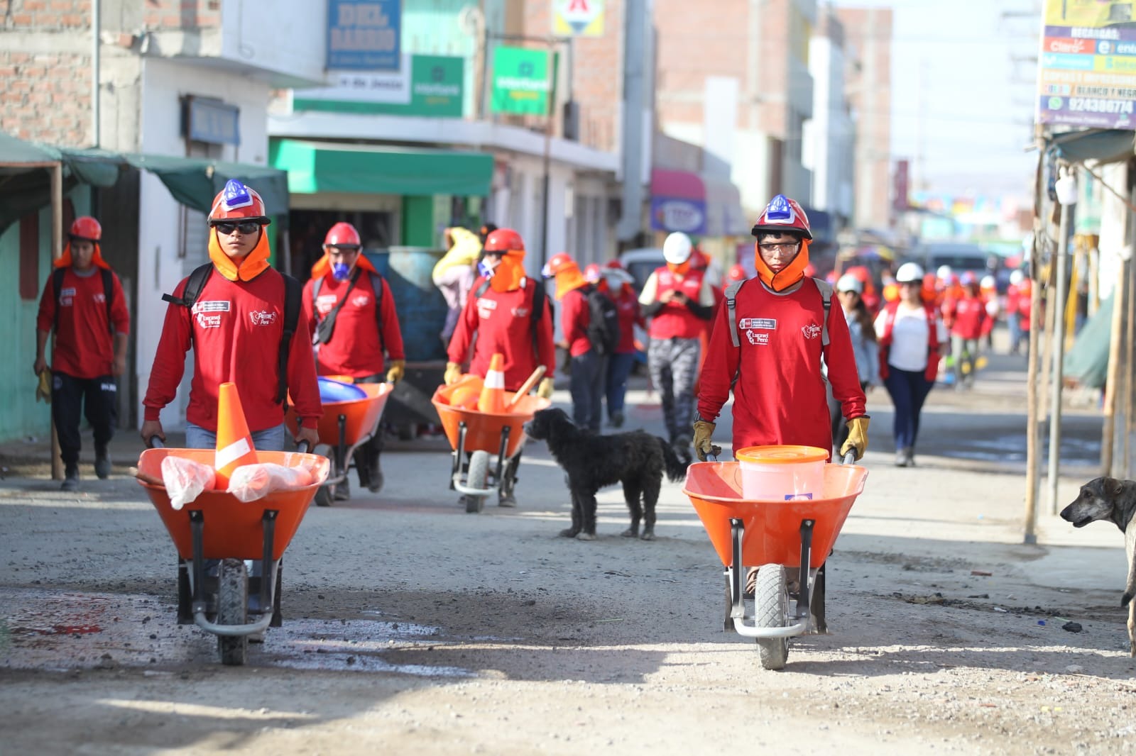 Ministro Adrianzén: Programa Lurawi Perú inicia intervenciones en Ica que generarán más de 1400 empleos temporales en esa región