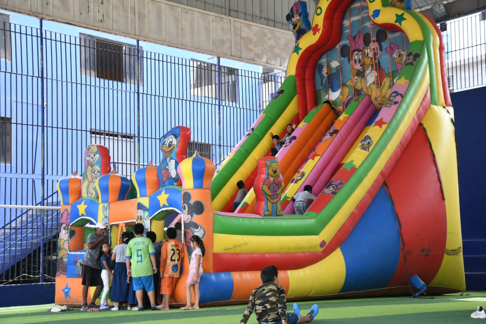 Los niños disfrutaron de los juegos inflables que llevó la Municipalidad de Chorrillos