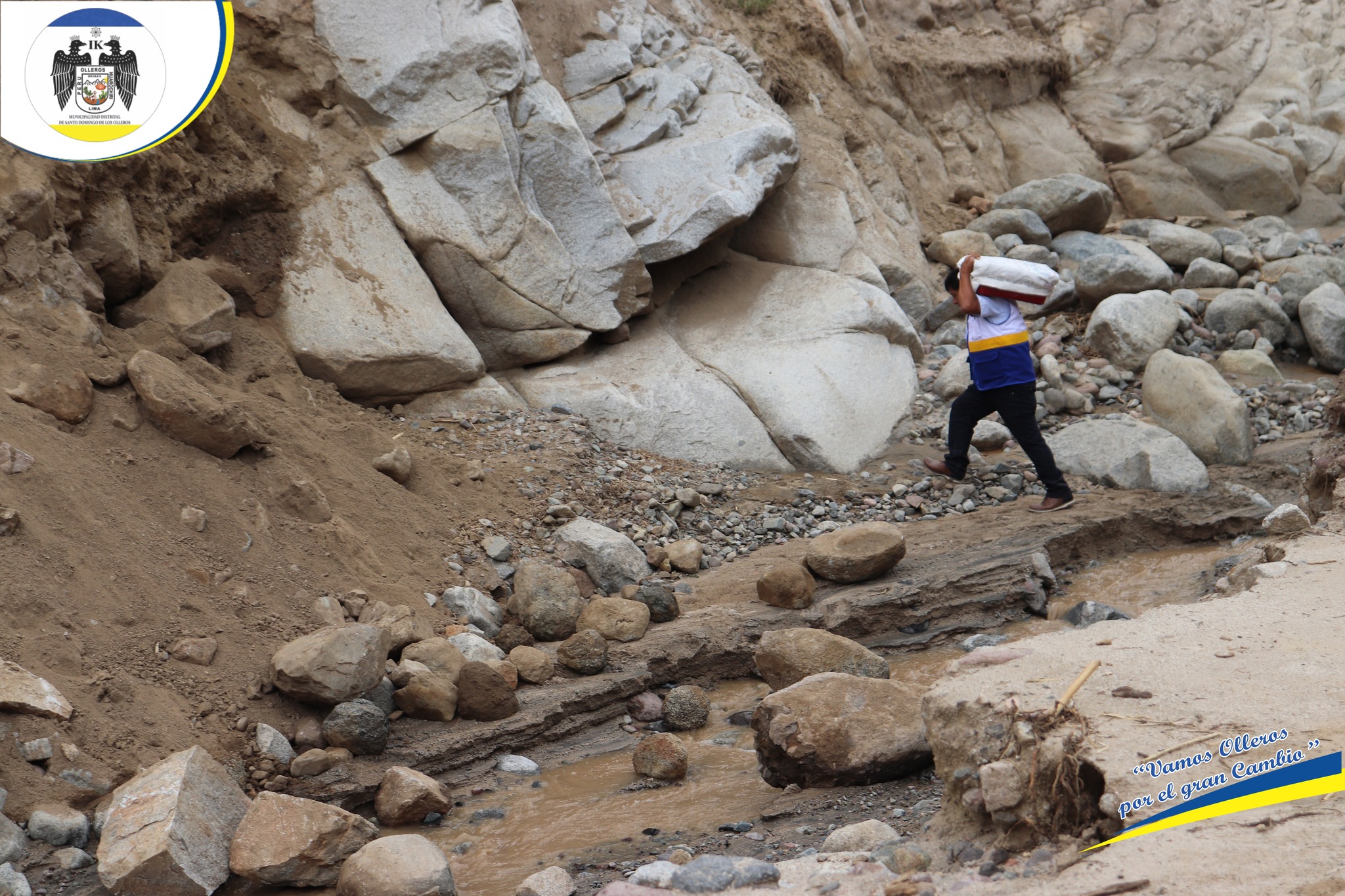 supervisando la zona de Chamaure por caída de los huaycos