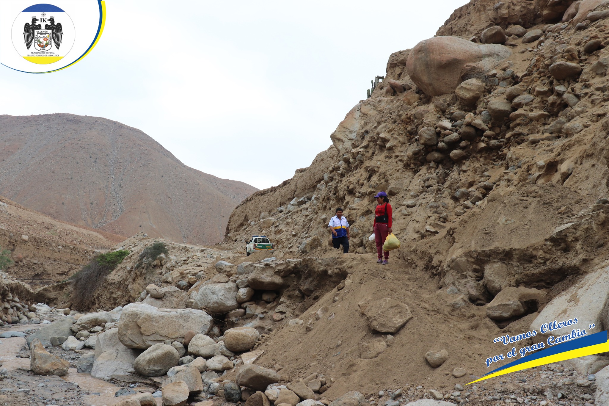 supervisando la zona de Chamaure por caída de los huaycos
