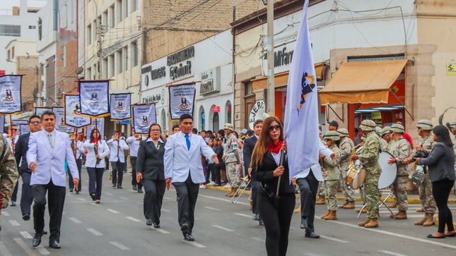 Hospital Hipólito Unanue participa en ceremonia cívico – patriótica 
