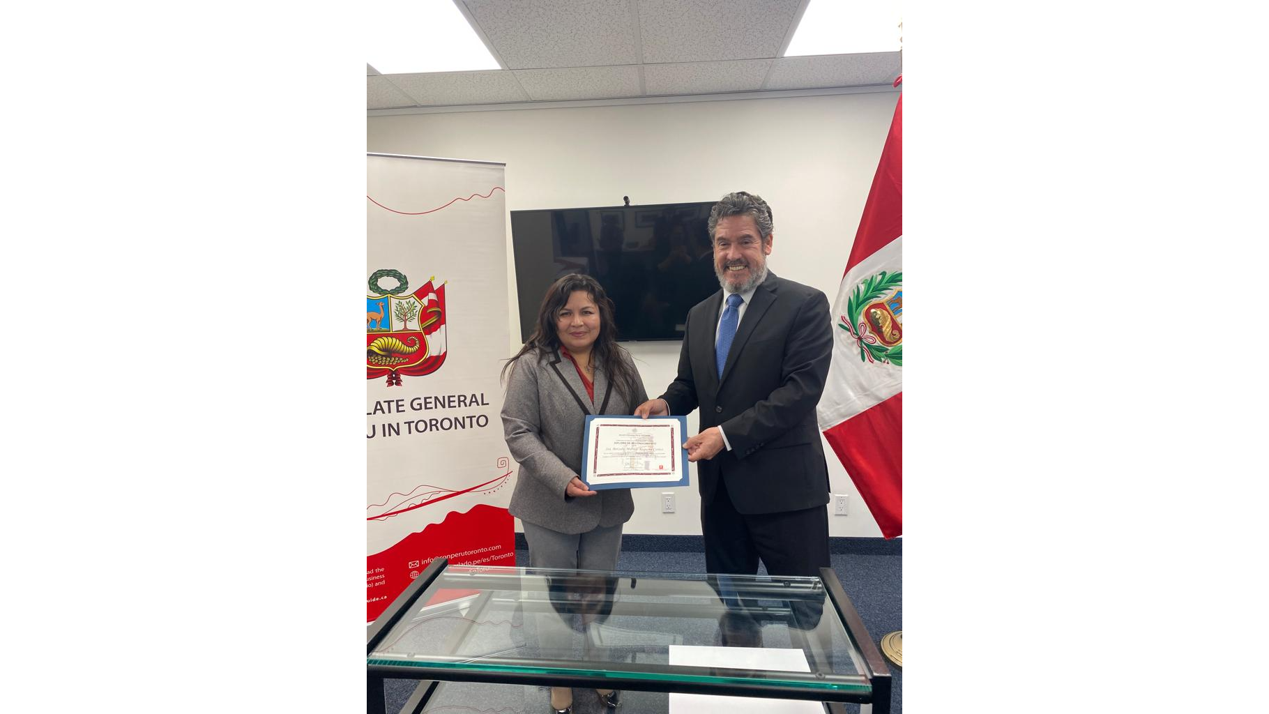 RECONOCIMIENTO A LA SRA. BETZABE REQUENA 2