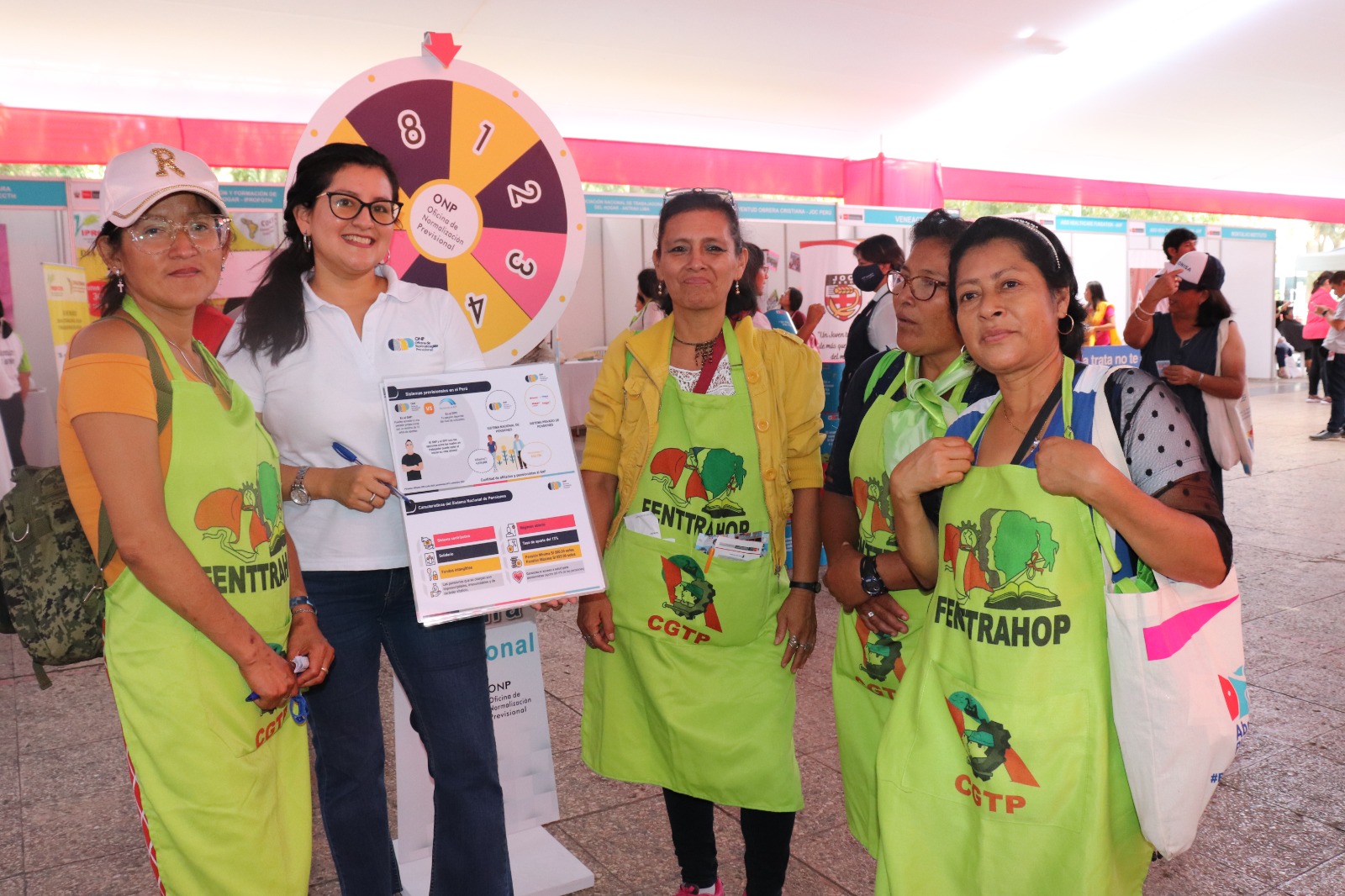 ONP capacita a trabajadoras del hogar en feria para promover sus derechos laborales