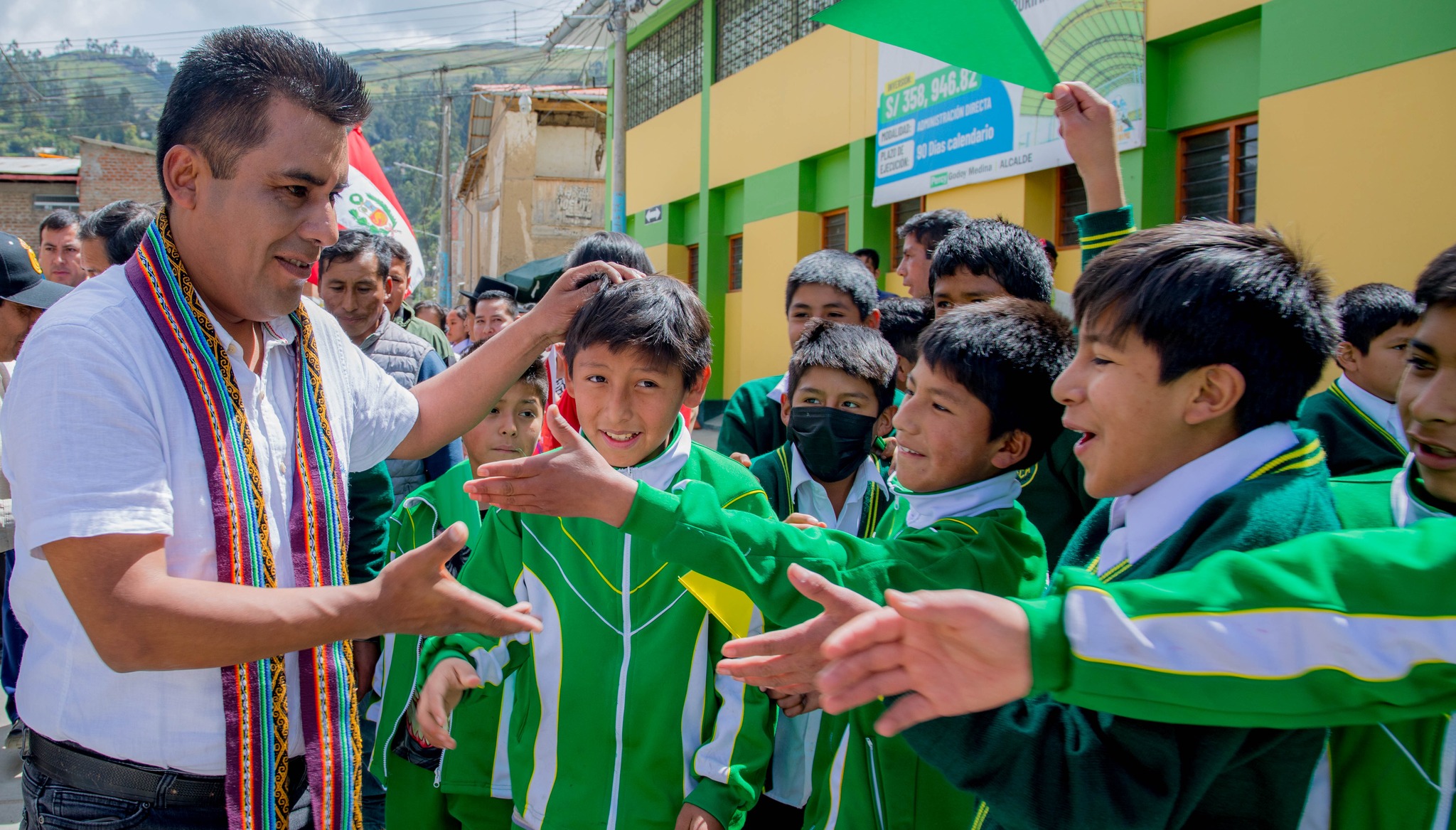 Entrega de kits escolares en San Jerónimo